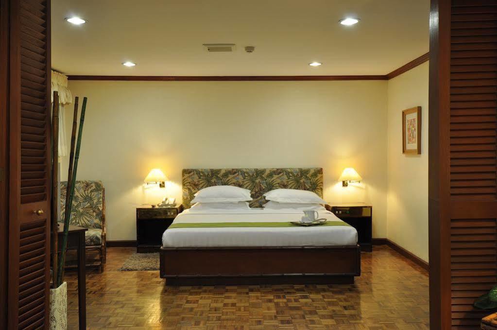 Oasis Hotel Angeles Exterior foto